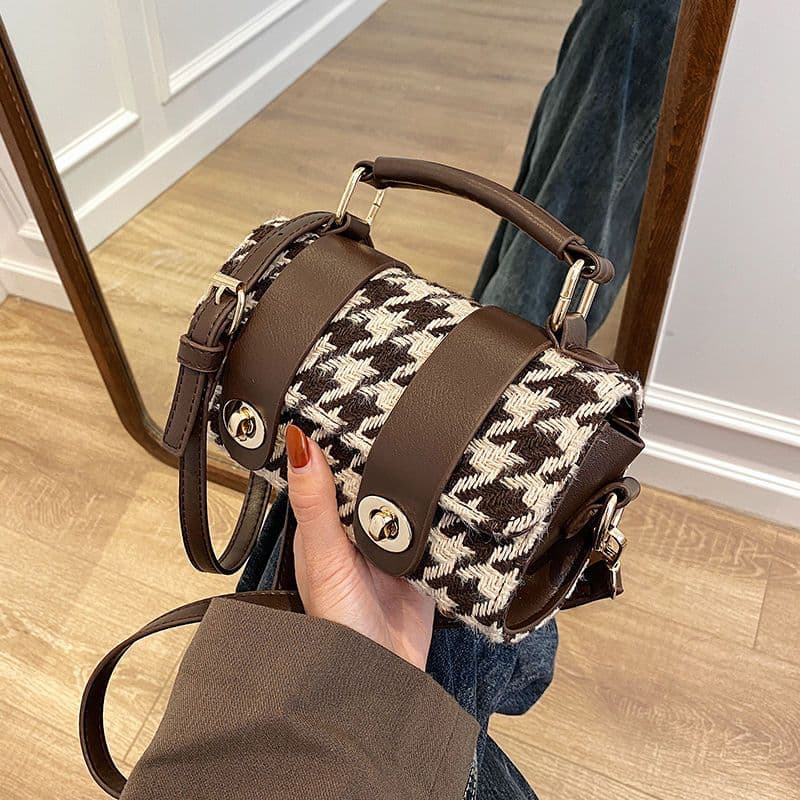 Elegant Boston Crossbody Handbag for Women – Versatile Everyday Shoulder Bag