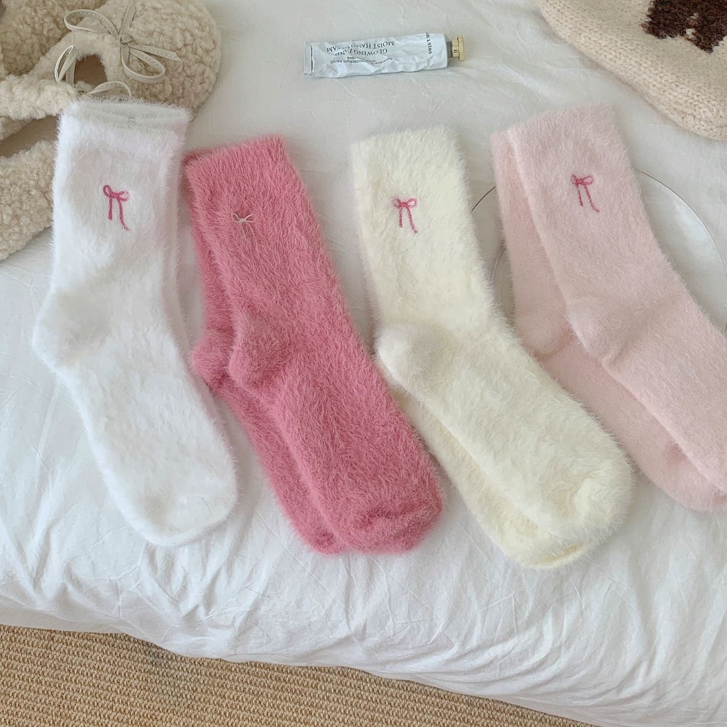 Women’s Plush Bow Mid-Calf Warm Fleece Socks
