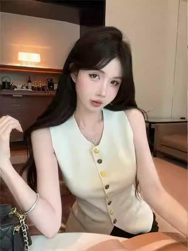 Women's Knitted Summer Vest – Unique Sleeveless Lightweight Trendy Top