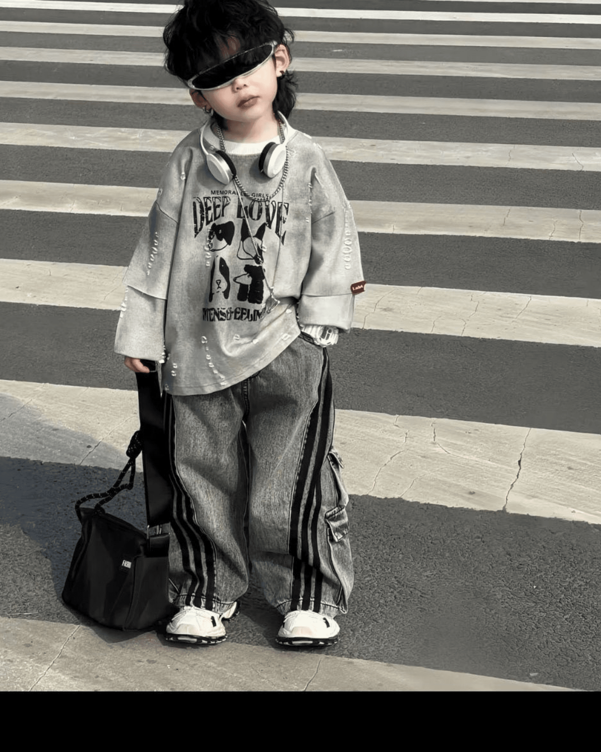 Trendy Spring Top with Striped Jeans