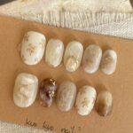 Handmade Short Press-On Nails with Gilded Finish - Image 5