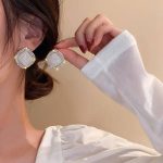 French retro pearl earrings new high-end earrings - Image 4
