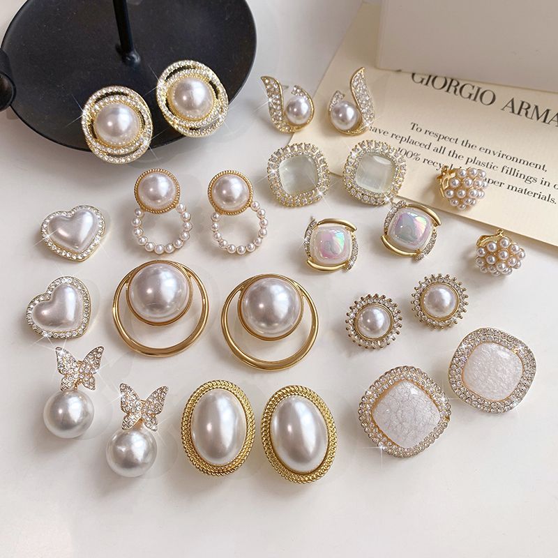 13353997572468512 Korean internet celebrity light luxury retro small fragrance high-end pearl earrings - Image 1