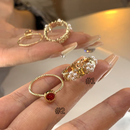French Retro Pearl Flower Ring – Elegant Adjustable Stacking Ring for Women