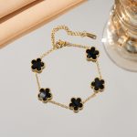 Cross-border titanium steel lucky clover five-leaf clover five-flower five-leaf bracelet light luxury high-end female hot-selling stainless steel hand jewelry - Image 2